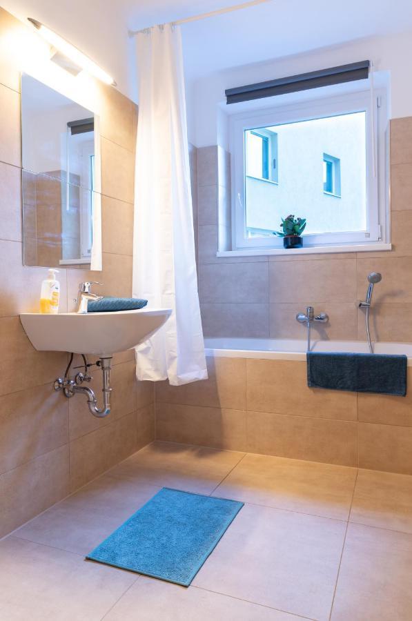 Pal'S Favoriten Apartment Wina Bagian luar foto