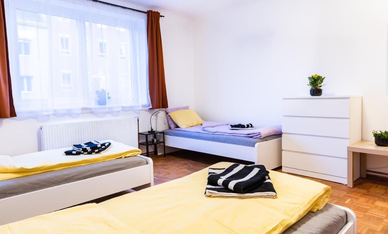 Pal'S Favoriten Apartment Wina Bagian luar foto