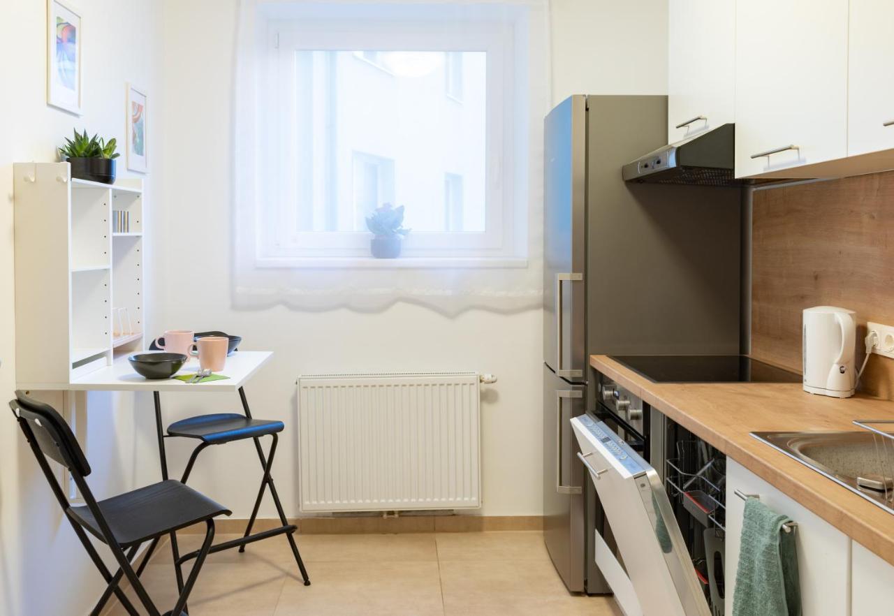 Pal'S Favoriten Apartment Wina Bagian luar foto