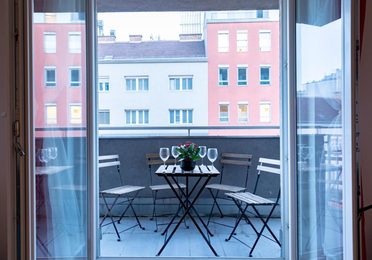 Pal'S Favoriten Apartment Wina Bagian luar foto