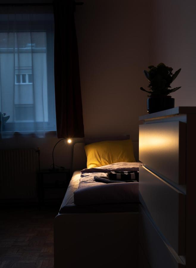 Pal'S Favoriten Apartment Wina Bagian luar foto